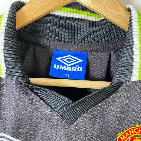 Umbro Manchester United Football Shirt 1998 Third Kit Black Kids 10/11 Years - Picture 6 of 6